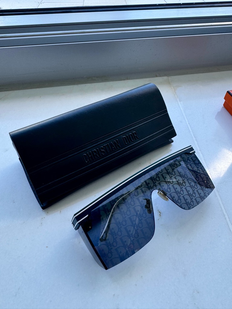 Dior Shield Sunglasses In Black Gradient With Dior Oblique Print